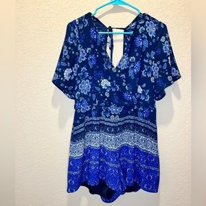 Altar’d state  
Great condition 
Romper
